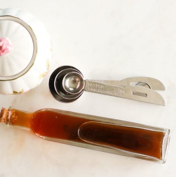 Learn how easy it is to make homemade vanilla extract and save money on groceries! Store bought vanilla extract is SO expensive, but you can make your own in just a fewminutes, for a few dollars! Makes a great gift too!