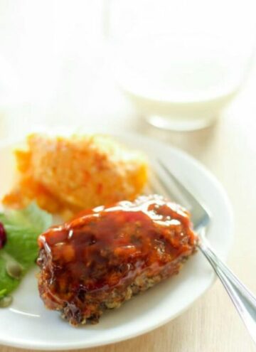 cropped-Healthy-Mini-Meatloaves-Comfort-Food-For-Your-Freezer-easy-dinner-e1603941078252.jpg