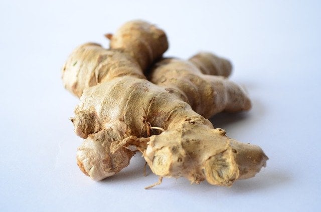 Close up photo of fresh ginger root