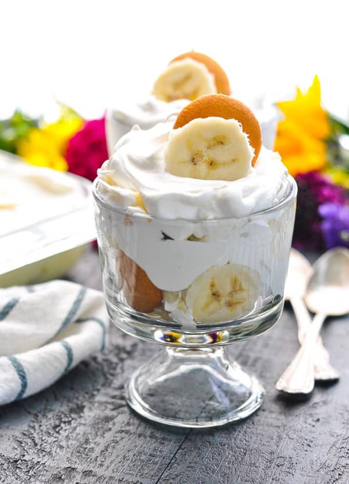 Banana pudding in trifle dish