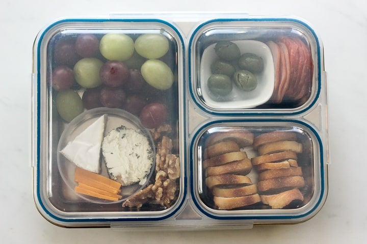 I absolutely love these DIY lunchable containers! Products linked! 